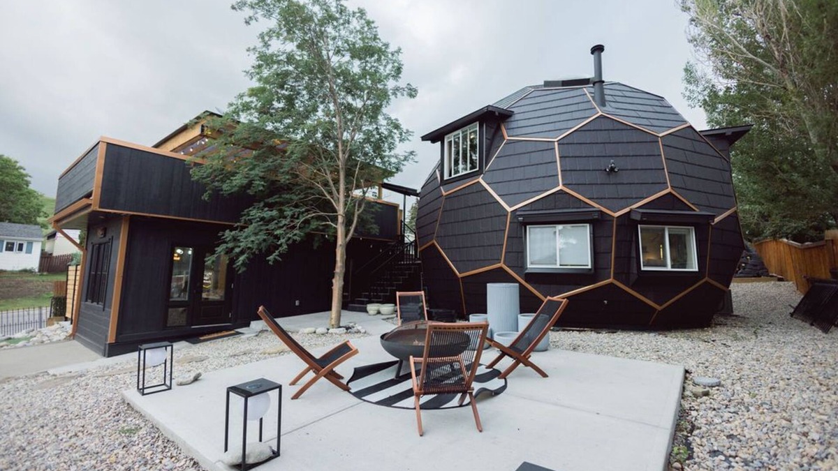 Northwest Calgary House | Spectacular Dome House in Calgary with clubhouse and patios