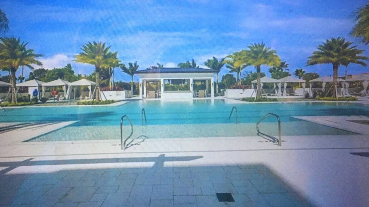 Redevelopment Area Condo | Spectacular Downtown Location