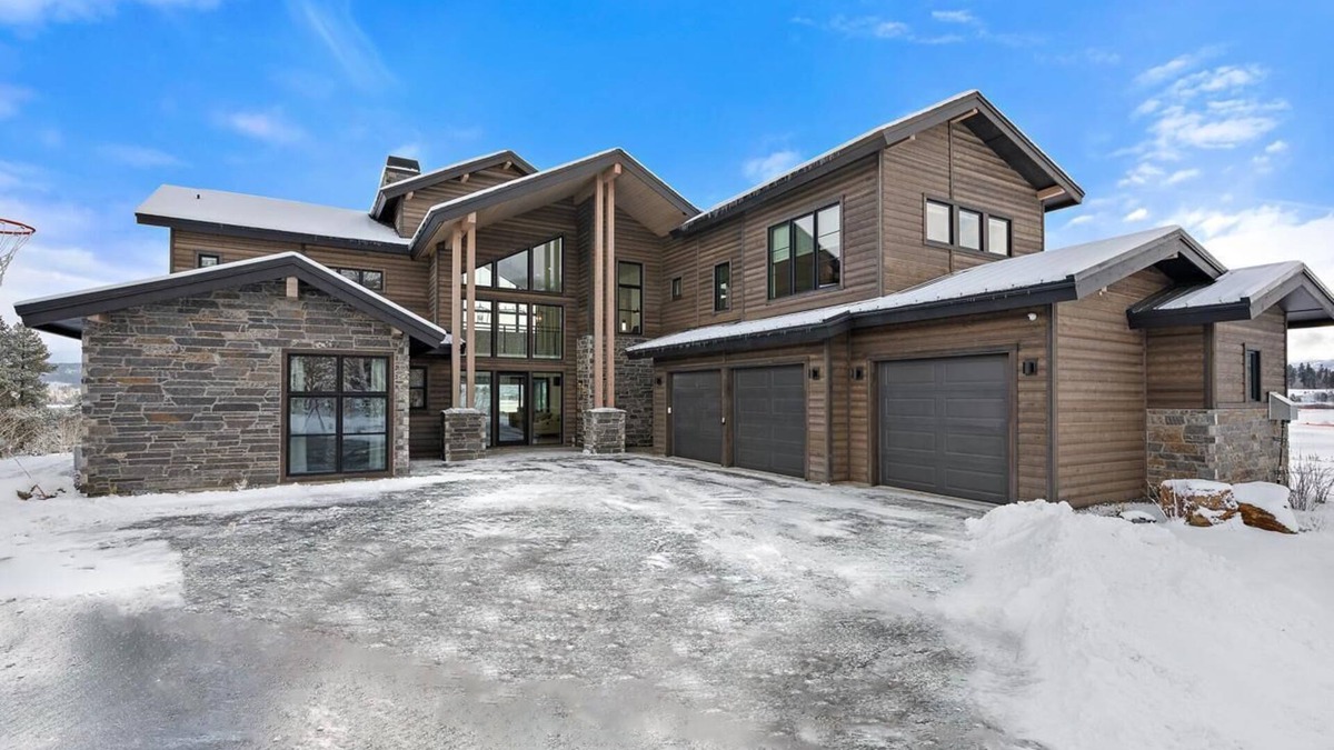 Tamarack House | Spectacular Estate Home with Hot Tub and Sauna