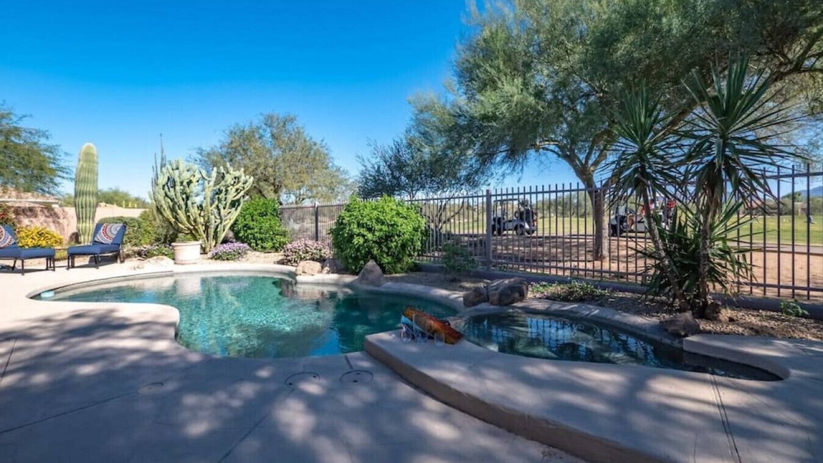 Glen Eagle House | Spectacular GOLF Course Frontage+POOL TABLE+Heated Pool+SPA+MRE