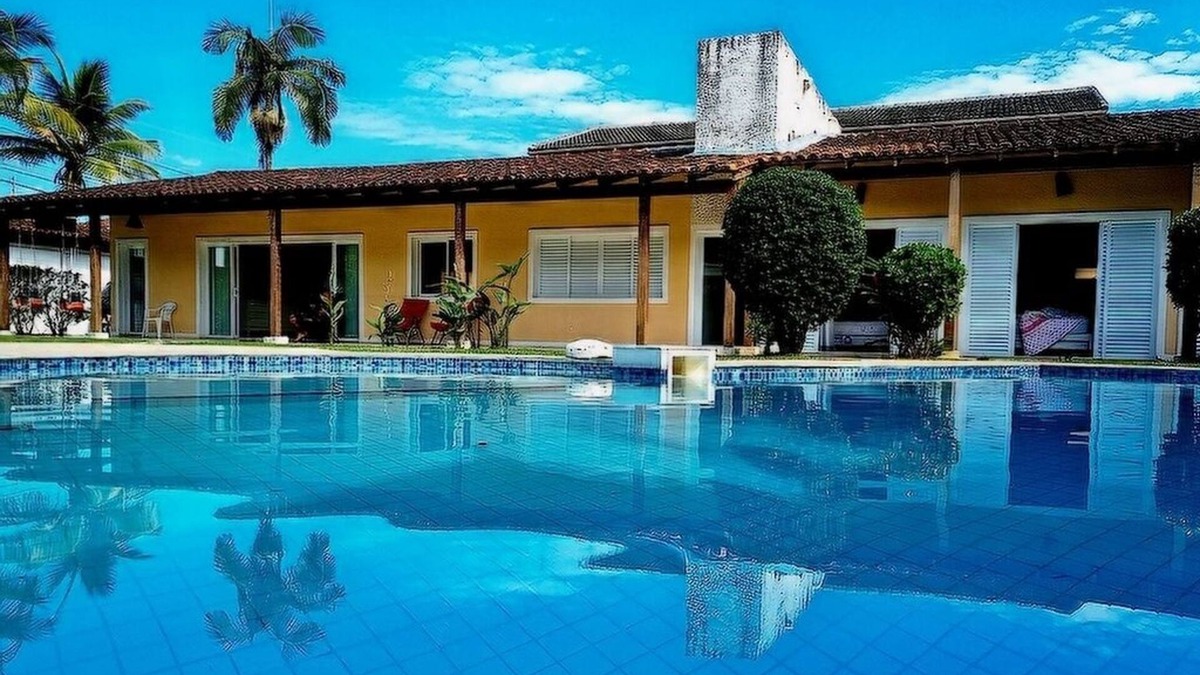 Enseada House | Spectacular house with swimming pool 5 minutes walk from the beach.