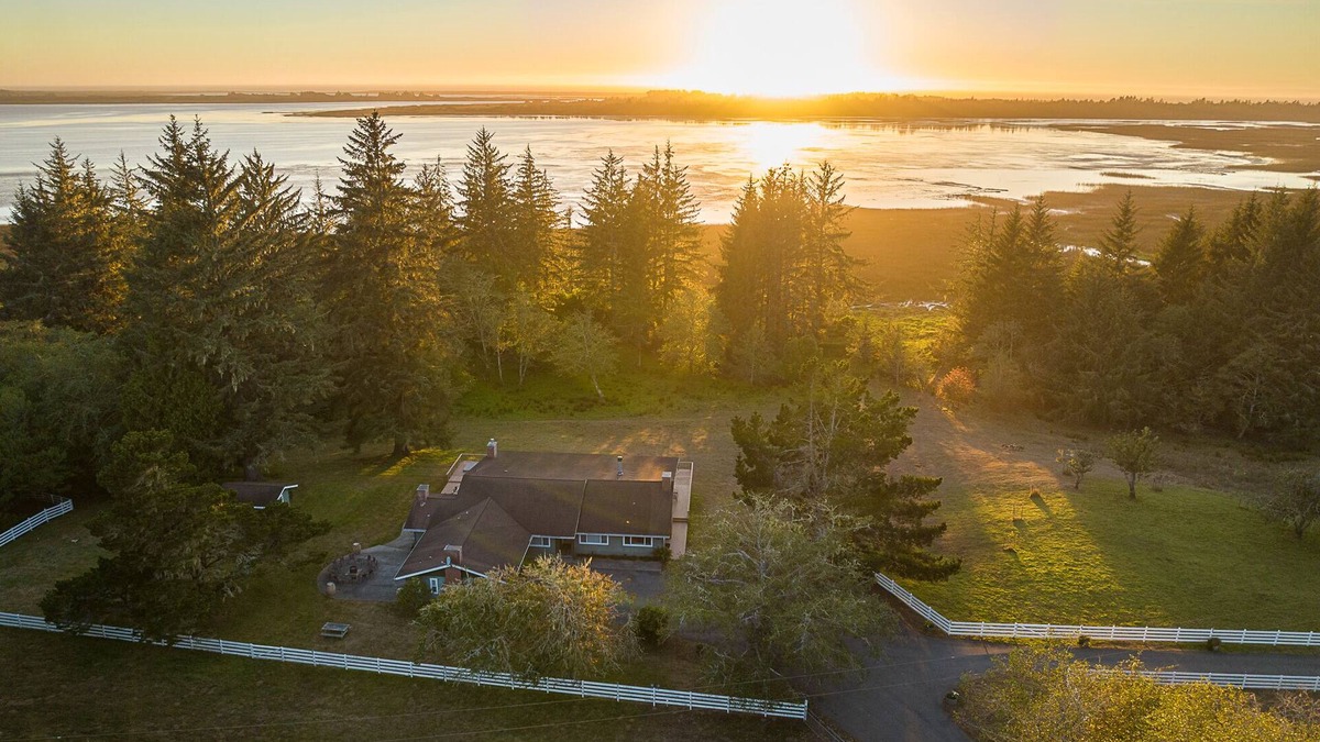 Crescent City House | Spectacular Lakefront Ranch Estate in Redwoods, 153 Acre Retreat