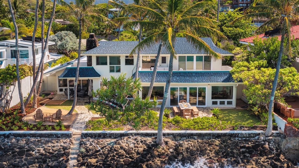 Lanikai House | Spectacular Lanikai Ocean Front w/Pool - newly remodeled, sleeps up to 18!