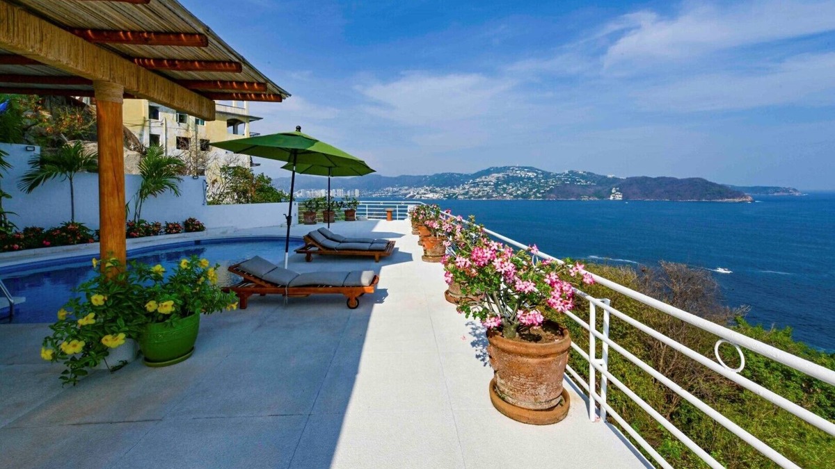 Caleta House | Spectacular Views From Casa Belza