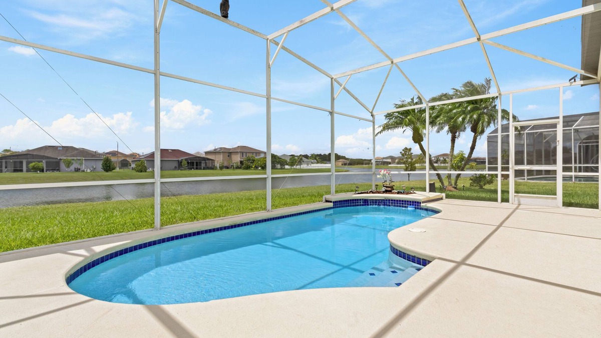 Crescent Lakes House | Spectacular Oasis + Pool + Games + Pet friendly