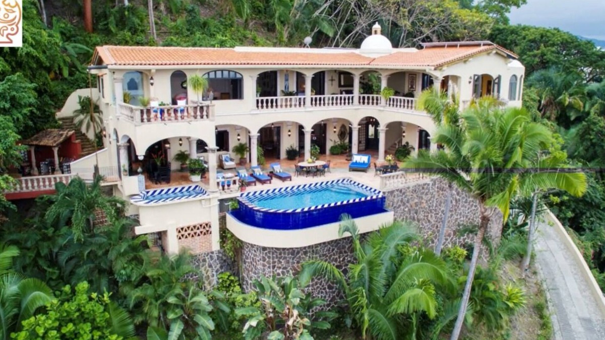 Conchas Chinas Villa | Spectacular Oceanview Hacienda close to town with all the staff included