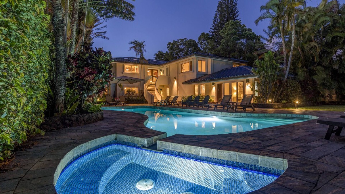 Kahana House | Spectacular Ocean View. Close to Beaches & Shopping Plaza. Large Pool & Spa