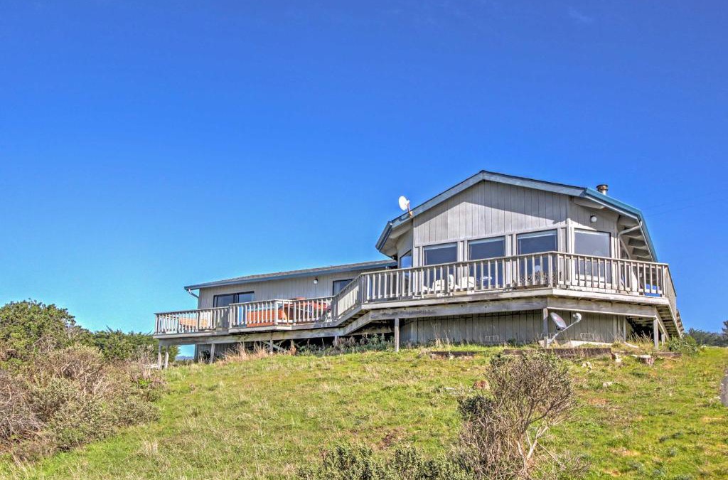Manchester House | Spectacular Ocean View Retreat with Private Beach