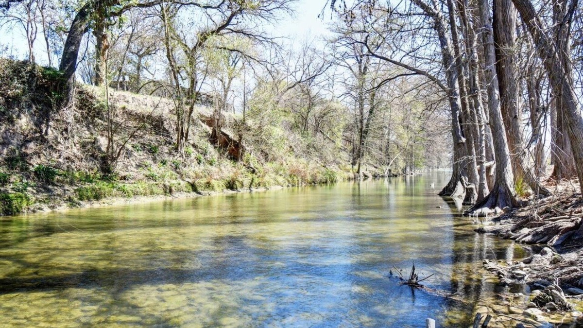Kerrville House | Spectacular riverfront home with pool