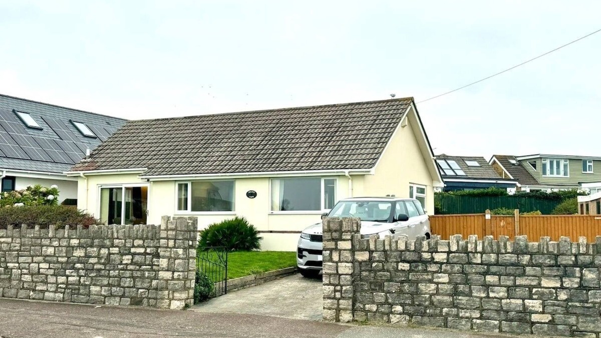 Southbourne House | Spectacular Seaview - Beach House - 2br - Sleeps 6