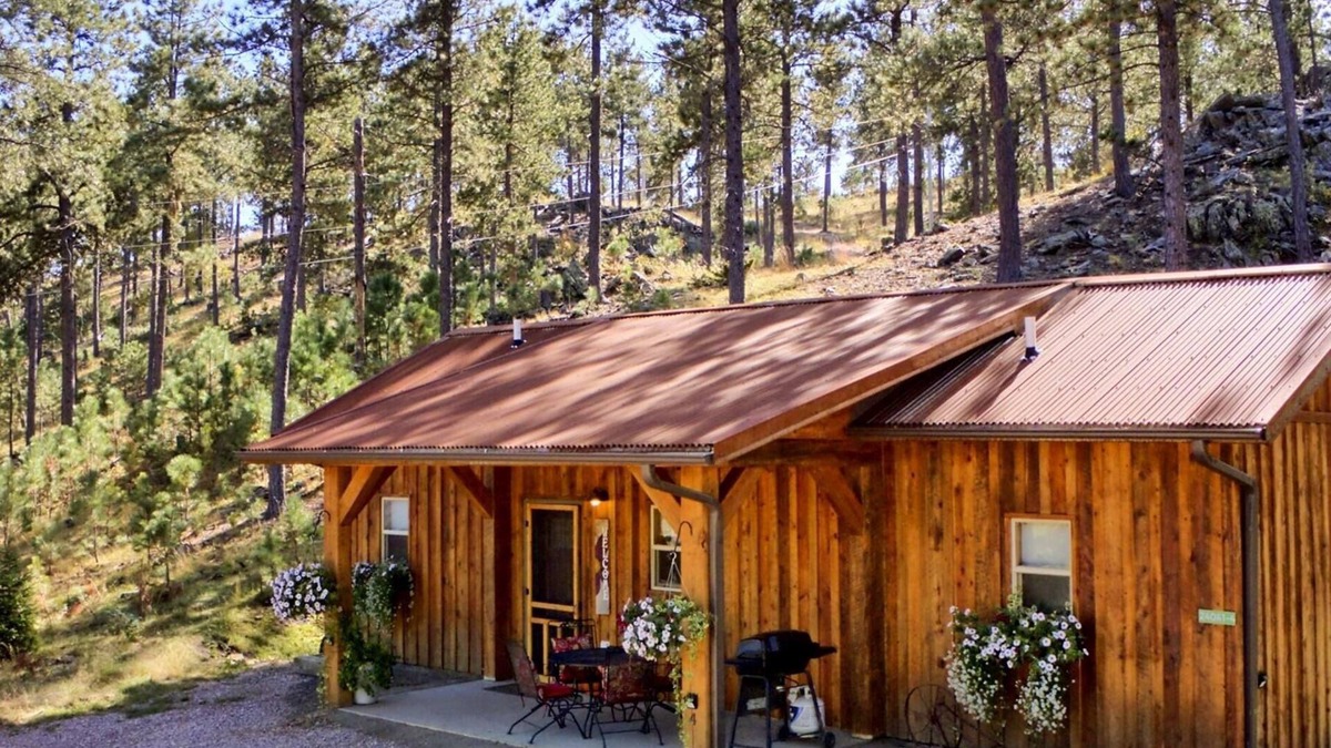 Rapid City Cabin | Spectacular setting, amenities, and centrally located to Mt. Rushmore and Custer State Park, and hiking. Wi-Fi. Excellent cell service (Verizon & ATT). Private campfire and fireplace. Off-season discounts. No extra fees.