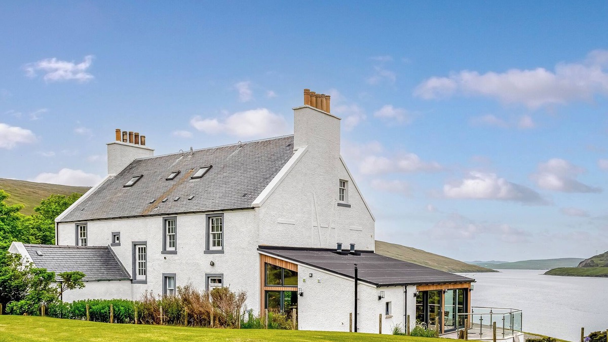 Shetland Cottage | Spectacular seven bed all en-suite house in Voe, Shetland.