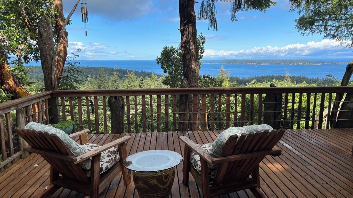 Eastsound Apartment | Spectacular Views! 1.5 miles from Eastsound