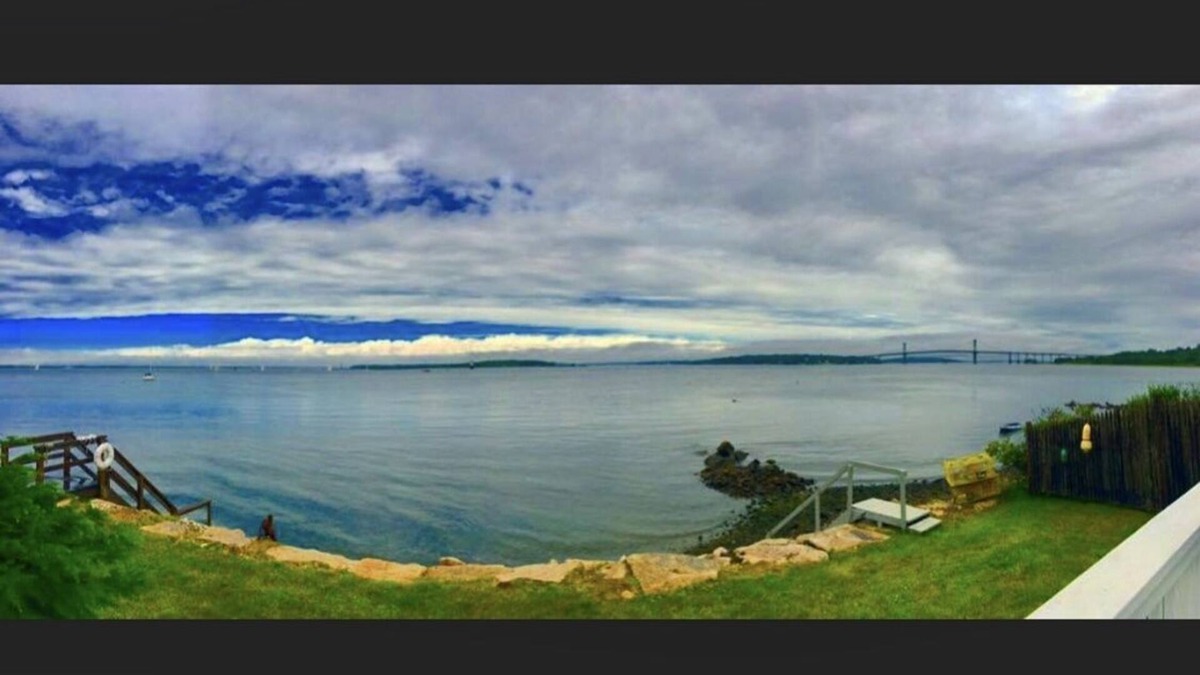 Portsmouth House | Spectacular views at a charming waterfront cottage!