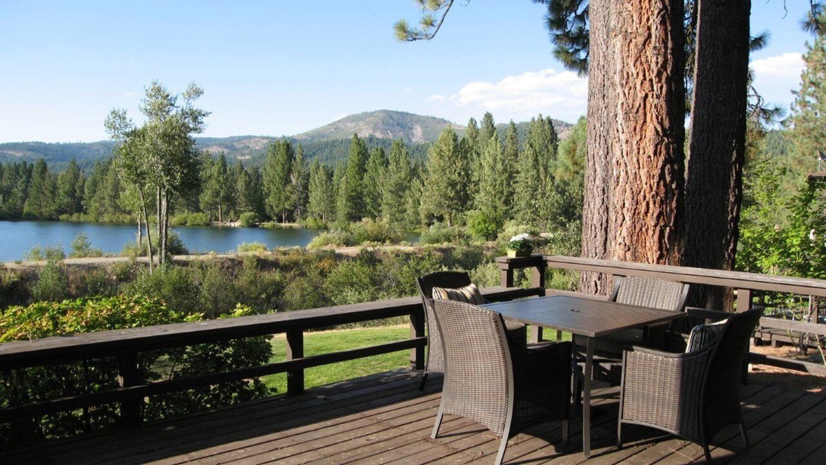 Graeagle House | Spectacular Views – On Graeagle Creek Across From The Mill Pond