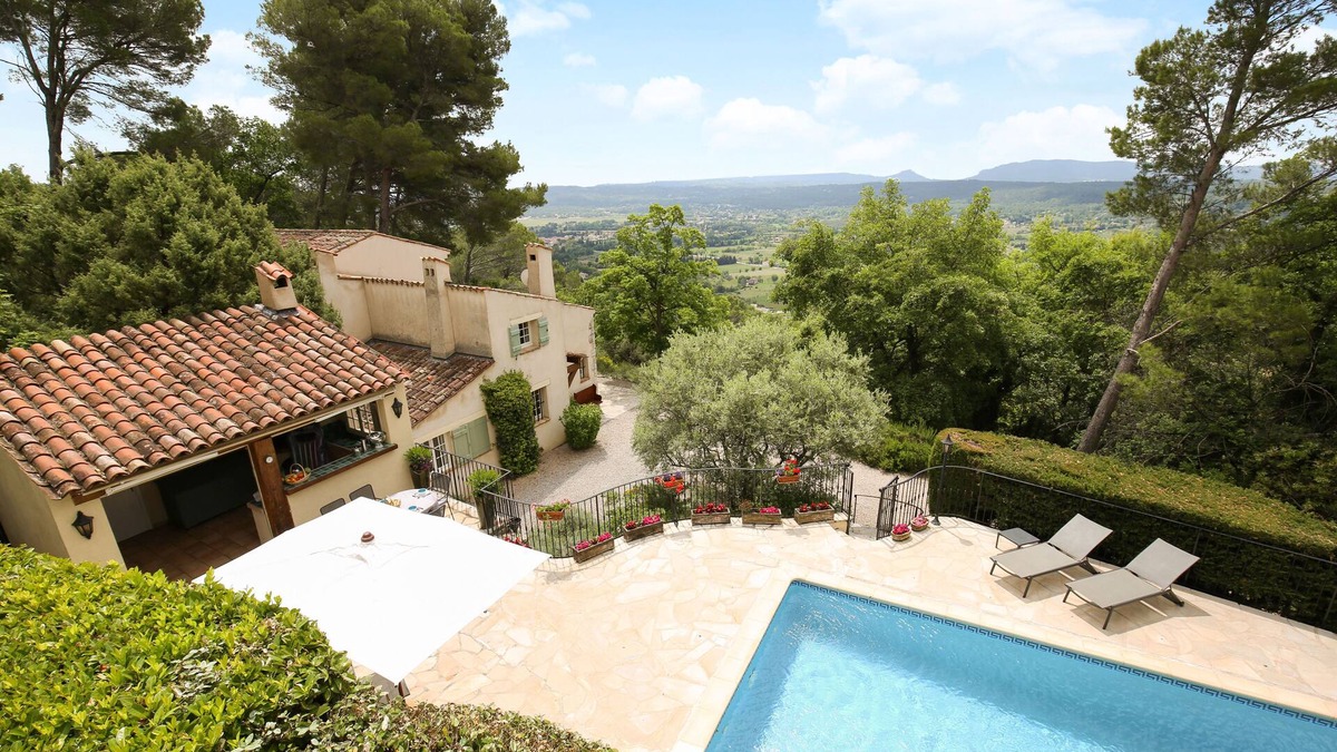 Fayence House | Spectacular Views, Pool & 5-Bedroom Family-Friendly Holiday Home in Provence