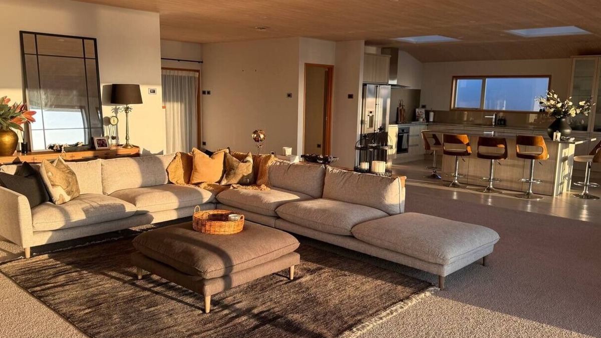 Omokoroa House | Spectacular Waterfront Sanctuary plus 1 brm self contained Cottage