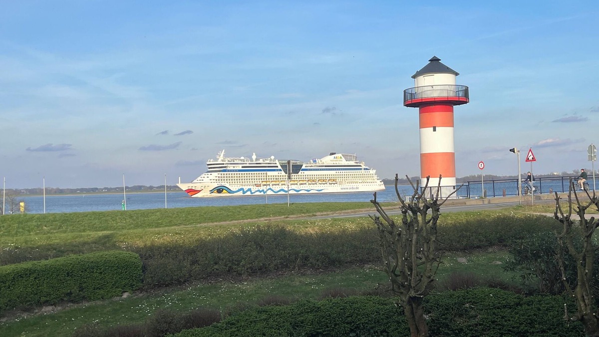 Gruenerdeich Apartment | Spektakulärer Elbblick Direkt Aufs Wasser aus der Wohnung Oder von den Balkonen