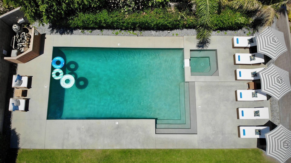 La Quinta House | Spend the Holidays at The Haven - Luxury Getaway with Large Resort Style Pool