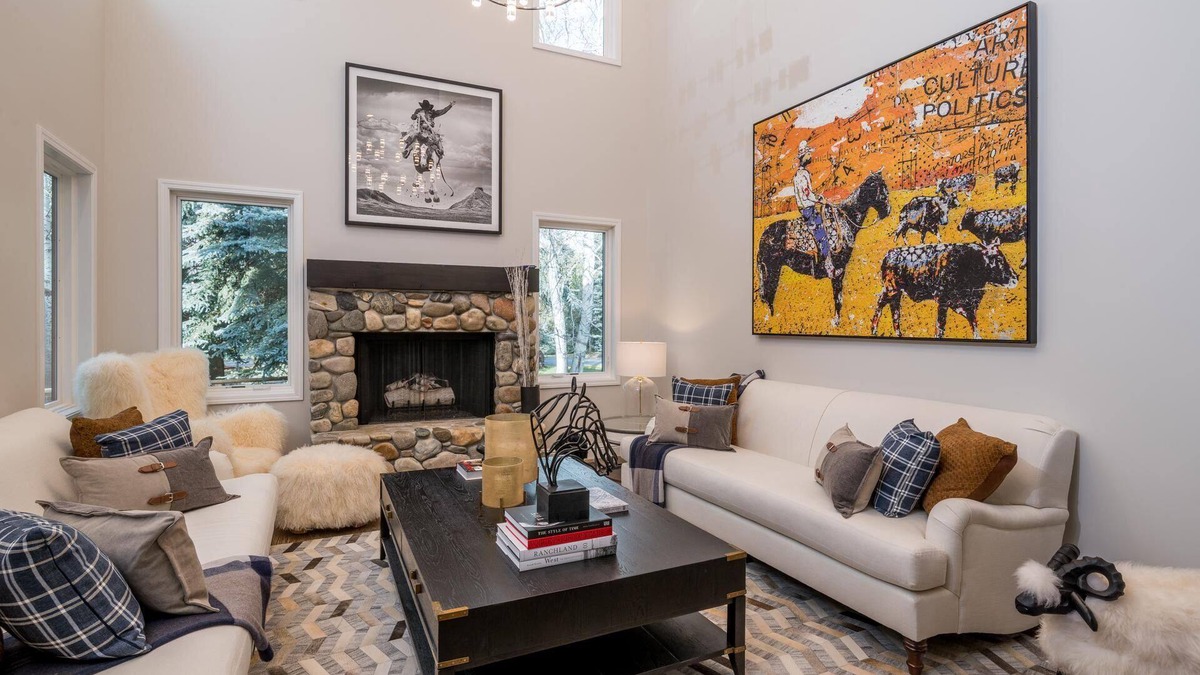 Twin Creeks House | Spend the Holidays with us in Sun Valley! Newly Furnished 4 Bedroom Home with Hot Tub