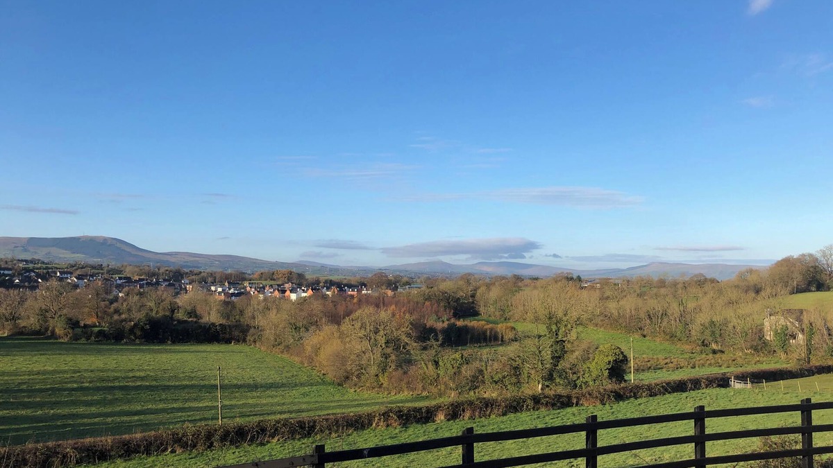 Magherafelt House | Sperrinview House - Lovely Retreat Sleeps 8
