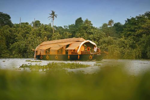 Andhakaranazhy Boat Rental | Spice Coast Cruises - Houseboat, A CGH Earth Experience
