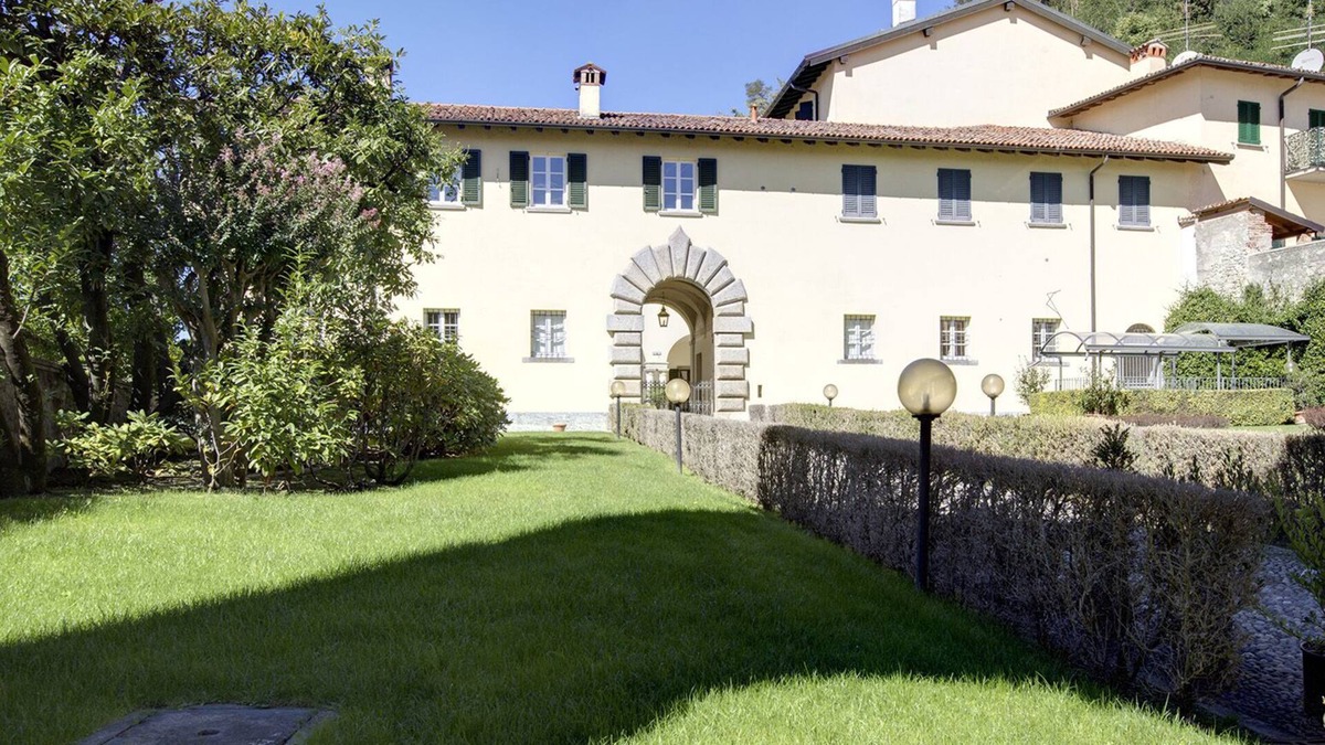 Pare Apartment | Splendid 17th century Villa Apartment which belonged to Pope Innocent XI