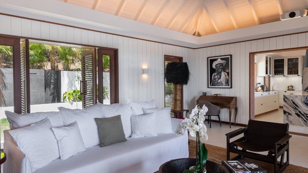 Gouverneur Villa | Splendid 6 BDRM Luxury Villa w Jacuzzi and BBQ