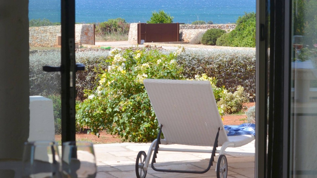 Torre Pali Villa | Splendid villa near sandy beaches, with terrace overlooking the sea