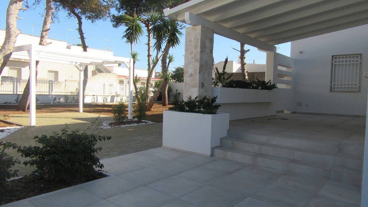 Torre Lapillo Villa | SPLENDID VILLA WITH PINETA A FEW METERS FROM THE SEA
