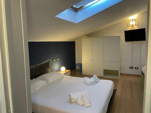 Marina di Carrara House | Splendida camera familiare con lucernario a 500 mt dal mare
