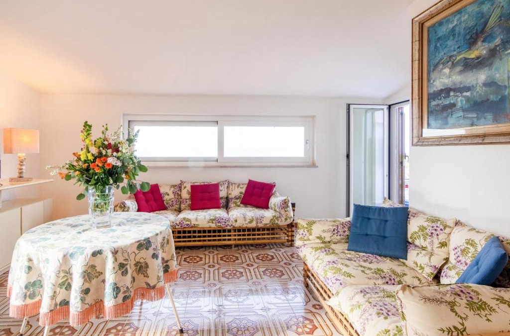 Cucco-Riviere Apartment | Splendida Villa con vista sull'Isola di Cirella