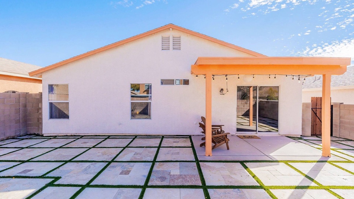 Rita Ranch House | Splendor and Serenity | Sunoria Haus