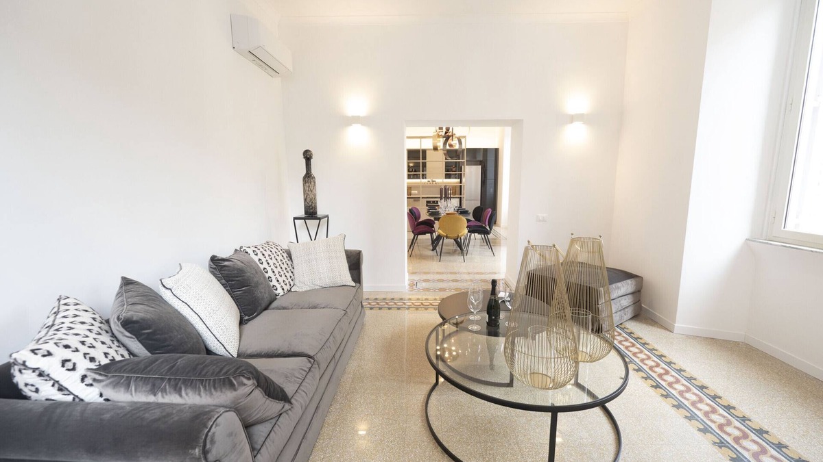 Repubblica Apartment | Splendor Eternal 3 BR Apartment in the City Center