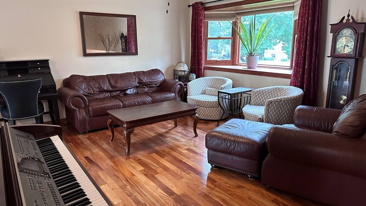 Shakopee House | Split-Level Simplicity in Shakopee - a simple home away from home.