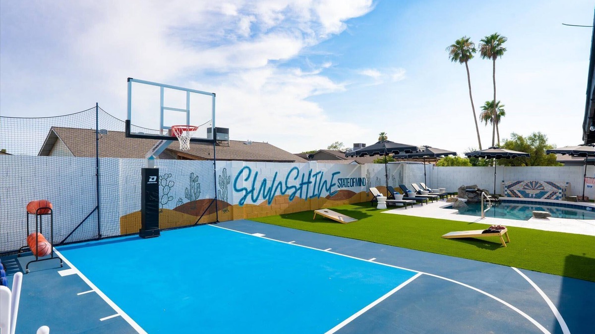 Glendale House | Sportscourt Hot Tub & Pool Game Room Cornhole BBQ