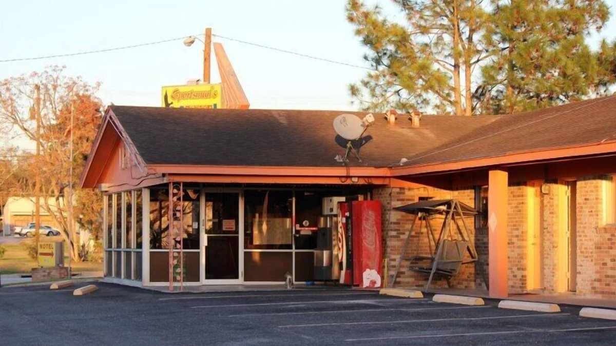 Eagle Lake Hotel | Sportsman Motel