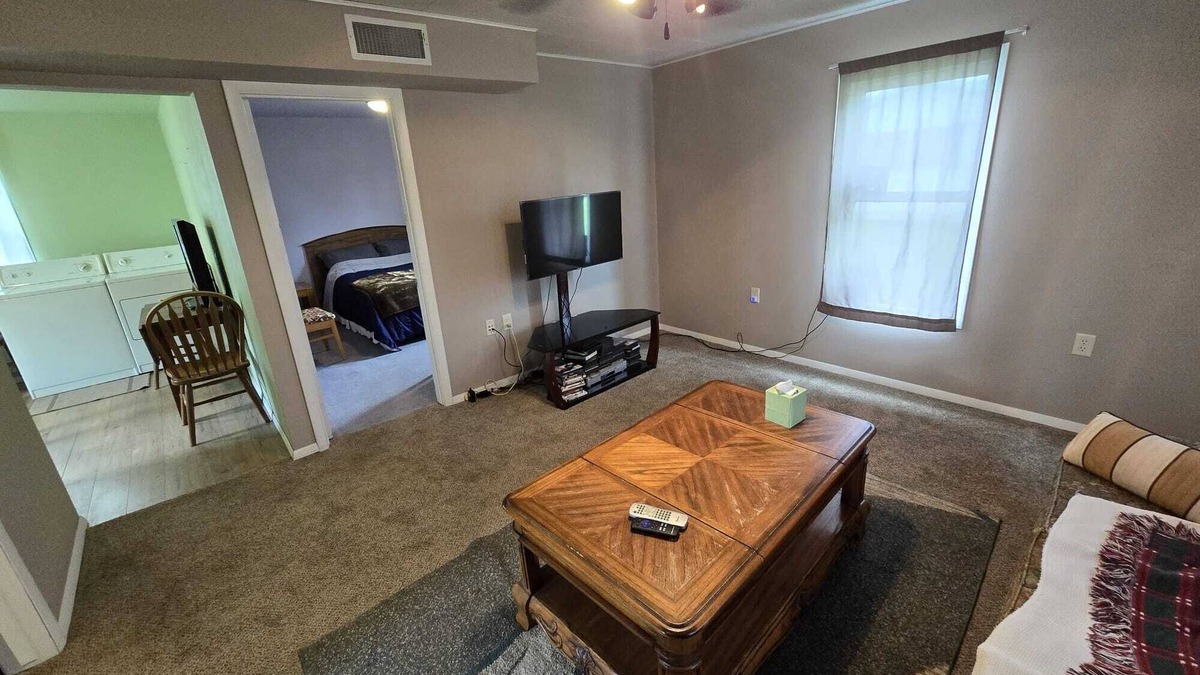 Steele House | Sportsman's HQ/Garage/Pet Friendly/W&D/EZ Access