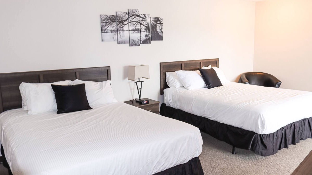 Port McNeill Hotel | Sportsman's Inn on the Harbour Front