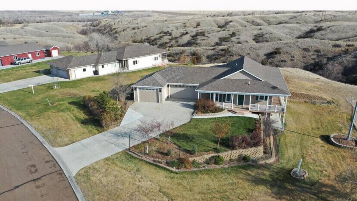 Nashua House | SPORTSMAN'S PARADISE, 5 Bedroom Home in Fort Peck, Montana