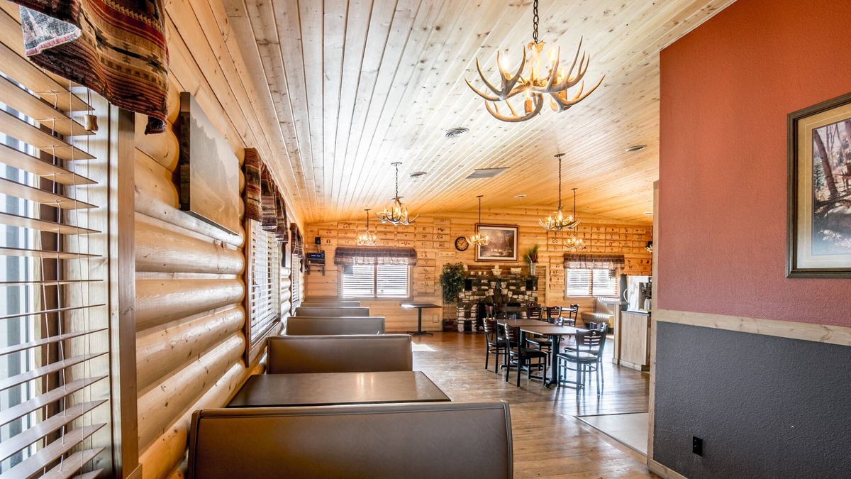 Ennis Cabin | Sportsmans Lodge