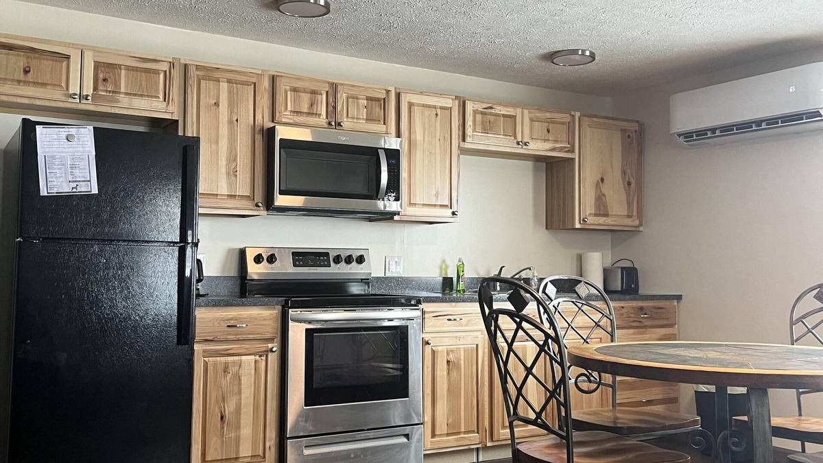 North Rose Cabin | Sportsmen's Lodge at Bay Bridge Sport Shop