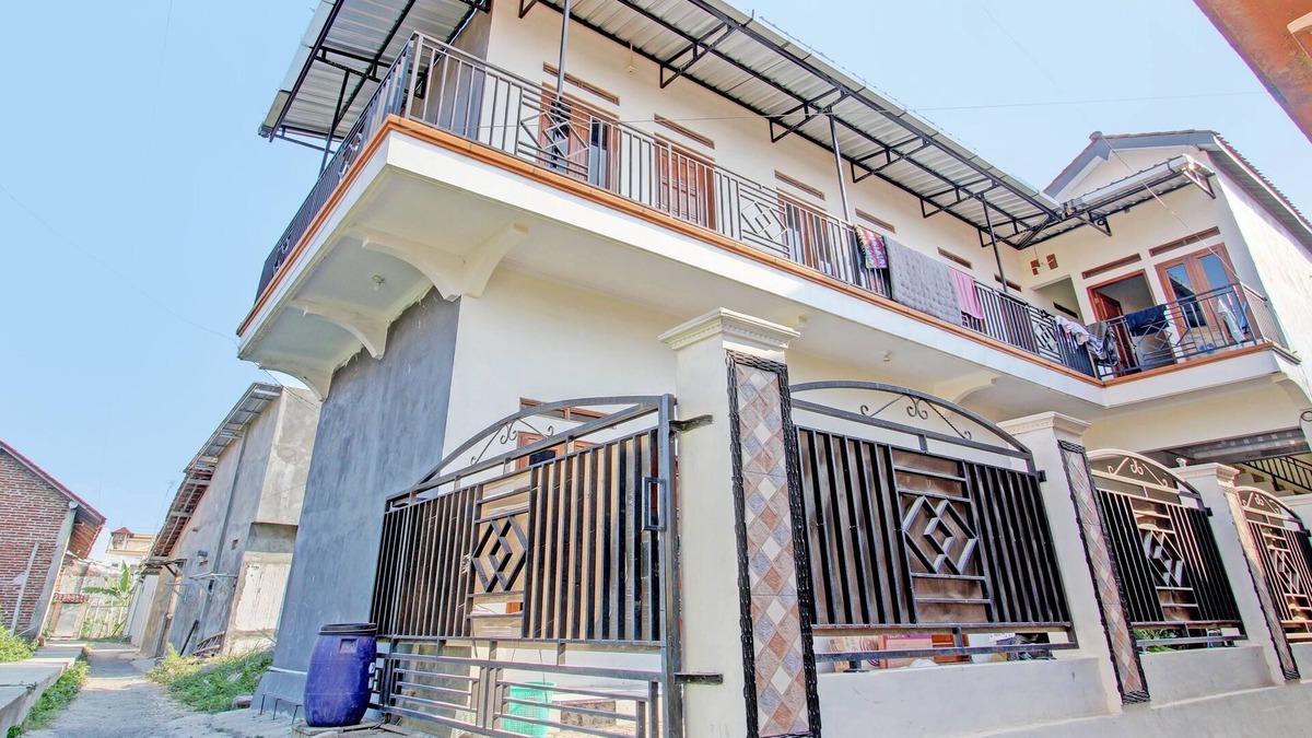 Jatibarang Hotel | SPOT ON 92926 Guest House Cemara 1 Syariah