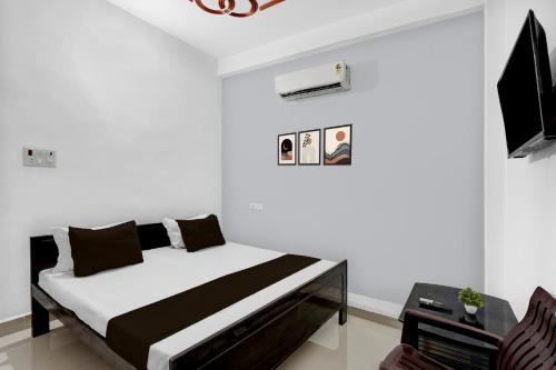 Varanasi Hotel | SPOT ON Aarya Guest House