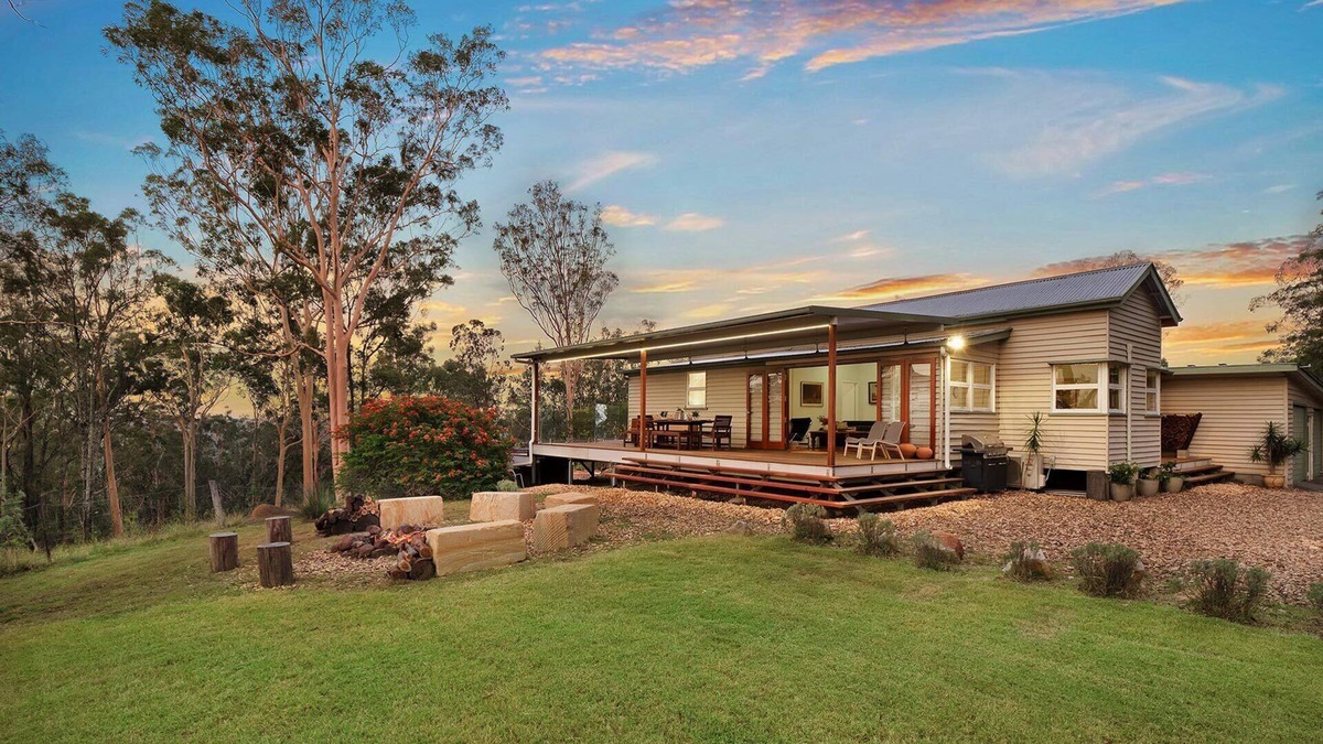 Laidley South House | Spotted Gum - A Tranquil Mountain Retreat Surrounded by Nature