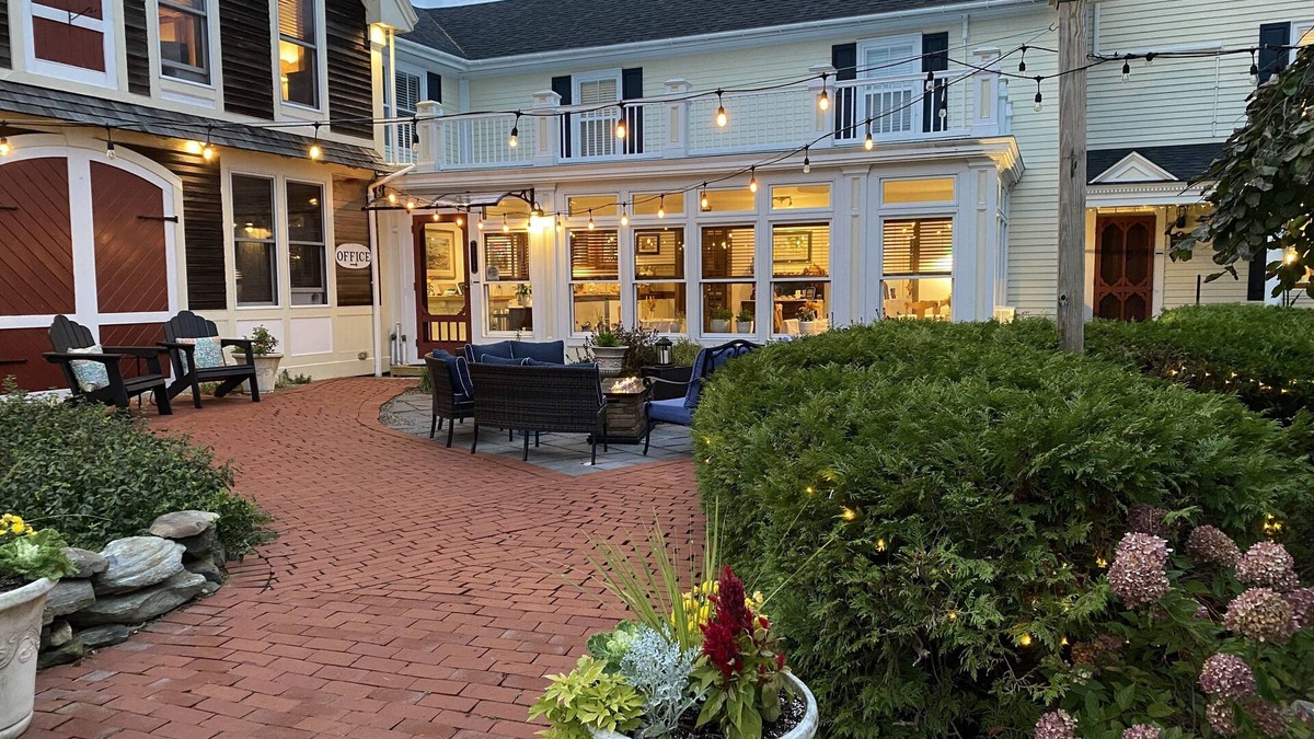 Lincolnville House | Spouter Inn Bed & Breakfast