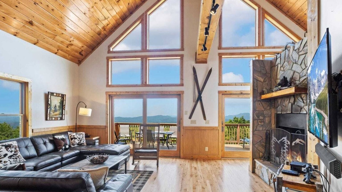 Beech Mountain Cabin | Sprawling Home Atop Beech Mountain
