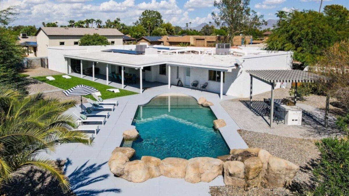 Shea North Estates House | Sprawling Home with Heated Pool - Pickleball - Basketball - Game Room - Fire Pit - Games Galore