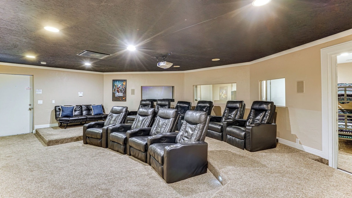 Draper House | Sprawling Utah Mansion w/Private Hot Tub & Sauna