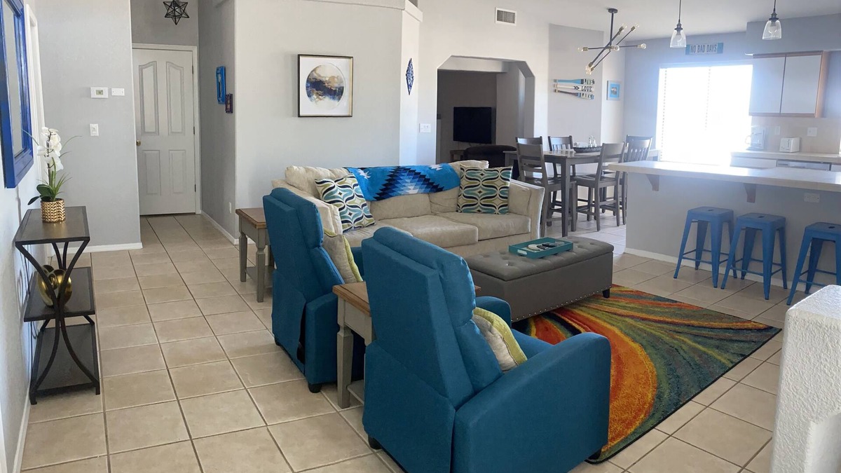 Lake Havasu City House | Spread Out with Family and Friends with 2 Living Rooms!